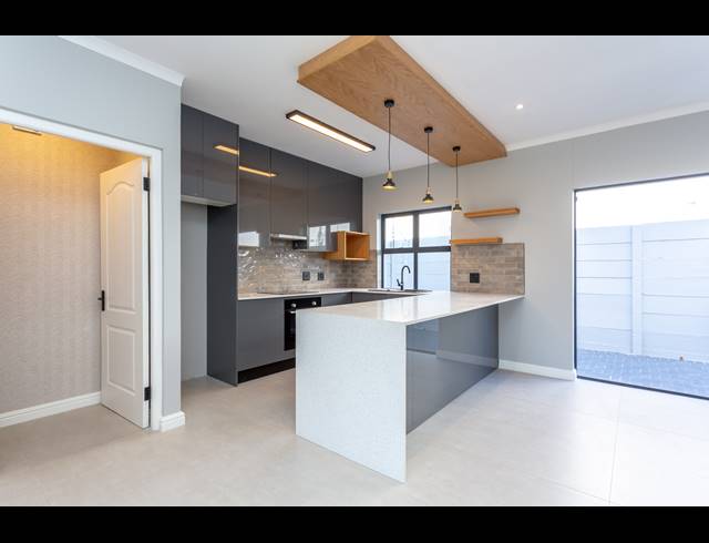 3 BEDROOM HOUSE TO LET IN SYBRAND PARK